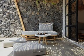 Oscar Beachfront Suites-Adults Only