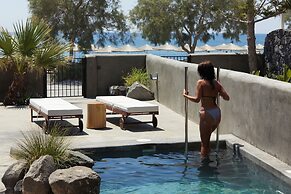 Oscar Beachfront Suites-Adults Only