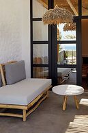 Oscar Beachfront Suites-Adults Only