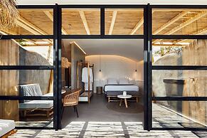 Oscar Beachfront Suites-Adults Only