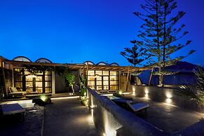 Oscar Beachfront Suites-Adults Only