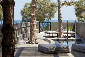 Oscar Beachfront Suites-Adults Only