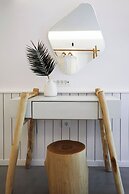 Oscar Beachfront Suites-Adults Only