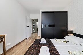 Tawryczewskiego Apartments by Renters