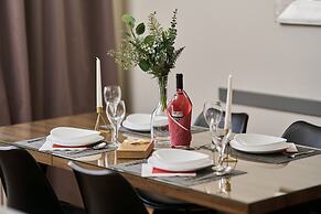 Tawryczewskiego Apartments by Renters