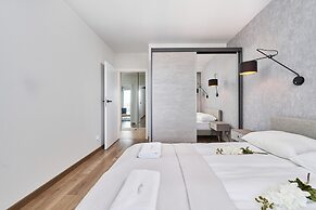 Tawryczewskiego Apartments by Renters