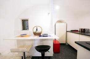 Caden Splace - Dbalconycollection at Piazza Navona