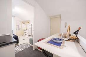 Caden Splace - Dbalconycollection at Piazza Navona