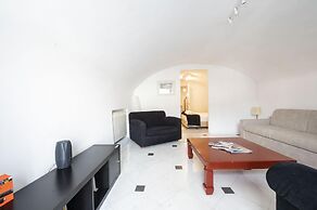 Caden Splace - Dbalconycollection at Piazza Navona