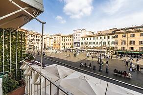 Caden Splace - Dbalconycollection at Piazza Navona