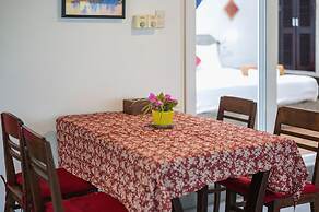 Be's Beach House An Bang