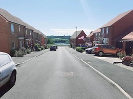 Marinaa Inn, Welcome Home