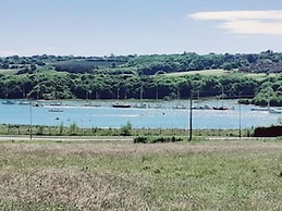 Marinaa Inn, Welcome Home