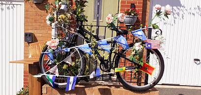 Marinaa Inn, Welcome Home