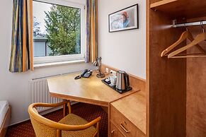 Academy Lodge Boardinghouse