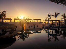 Ventana Blue Hotel