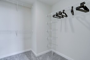 We Host Incredible Apt in Pentagon City