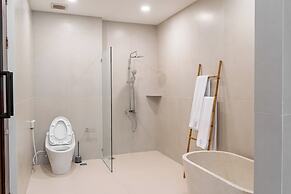 Lavender Rooftop 3BR Villa with a Heated Private Pool