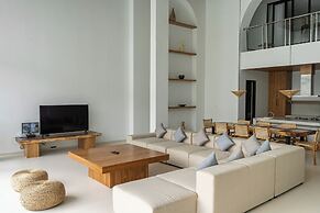 Lavender Rooftop 3BR Villa with a Heated Private Pool