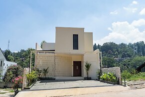 Lavender Rooftop 3BR Villa with a Heated Private Pool