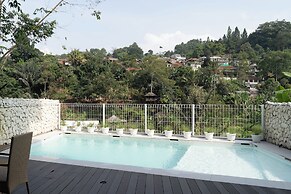 Lavender Rooftop 3BR Villa with a Heated Private Pool