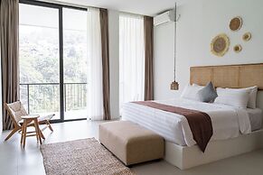 Lavender Rooftop 3BR Villa with a Heated Private Pool