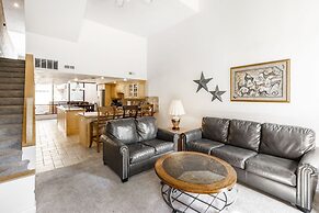 Park Avenue Upgraded 3 Bedroom Condominiums