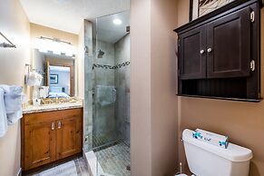 Park Avenue Upgraded 3 Bedroom Condominiums