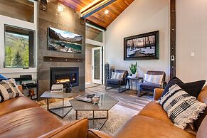 Park Avenue Upgraded 3 Bedroom Condominiums