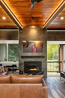 Park Avenue Upgraded 3 Bedroom Condominiums