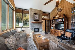 Park Avenue Upgraded 3 Bedroom Condominiums