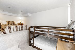 Park Avenue Upgraded 3 Bedroom Condominiums