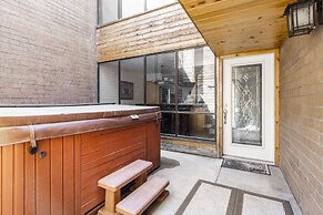 Park Avenue Upgraded 3 Bedroom Condominiums