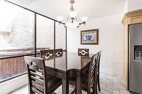 Park Avenue Upgraded 3 Bedroom Condominiums