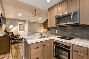 Park Avenue Upgraded 3 Bedroom Condominiums