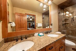 Three Kings Condominiums