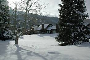 Three Kings Condominiums