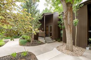 Three Kings Condominiums