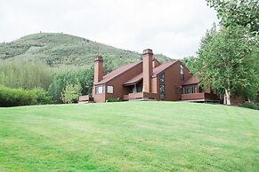 Three Kings Condominiums