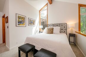 Three Kings Condominiums