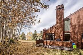 Three Kings Condominiums