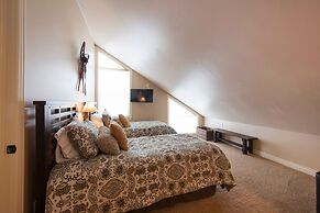 Three Kings Condominiums