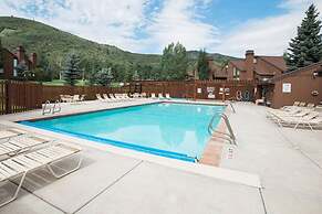 Three Kings Condominiums