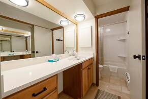 Park Avenue Standard 2 Bedroom Condominiums