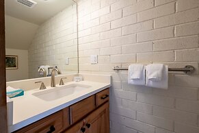 Park Avenue Standard 2 Bedroom Condominiums