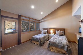 Park Avenue Standard 2 Bedroom Condominiums