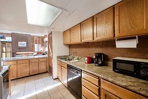 Park Avenue Standard 2 Bedroom Condominiums