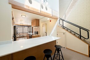 Park Avenue Standard 2 Bedroom Condominiums