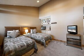 Park Avenue Standard 2 Bedroom Condominiums