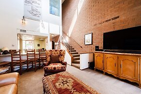 Park Avenue Standard 2 Bedroom Condominiums